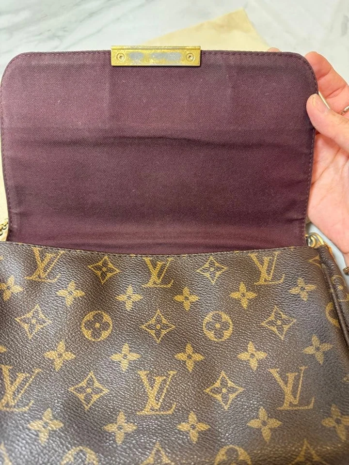 Auténtico bolso de hombro Louis Vuitton Favorite MM monograma M40718 con bolsa para el polvo Foto 4 de 4