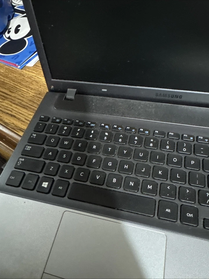 Samsung NP350V5C Laptop Works But Dont Have Charger - Image 4 of 4