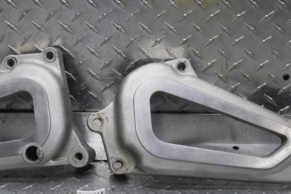 1982 YAMAHA VIRAGO 750 XV750 CONJUNTO DE SUPORTE 4X7-27442-00-00 4X7-27443-00-00 - Imagem 4 de 4