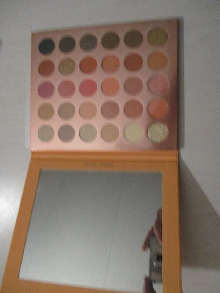 Paleta de sombras de ojos Kara Duo Pro conjunto de 30 colores suave teaser Foto 4 de 4