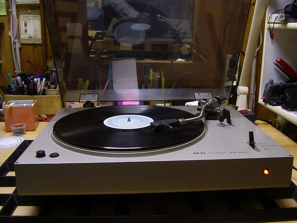 Akai Plattenspieler AP-001 vintage, revidiert+repariert. Shure M95G-LM System - Bild 2 von 4