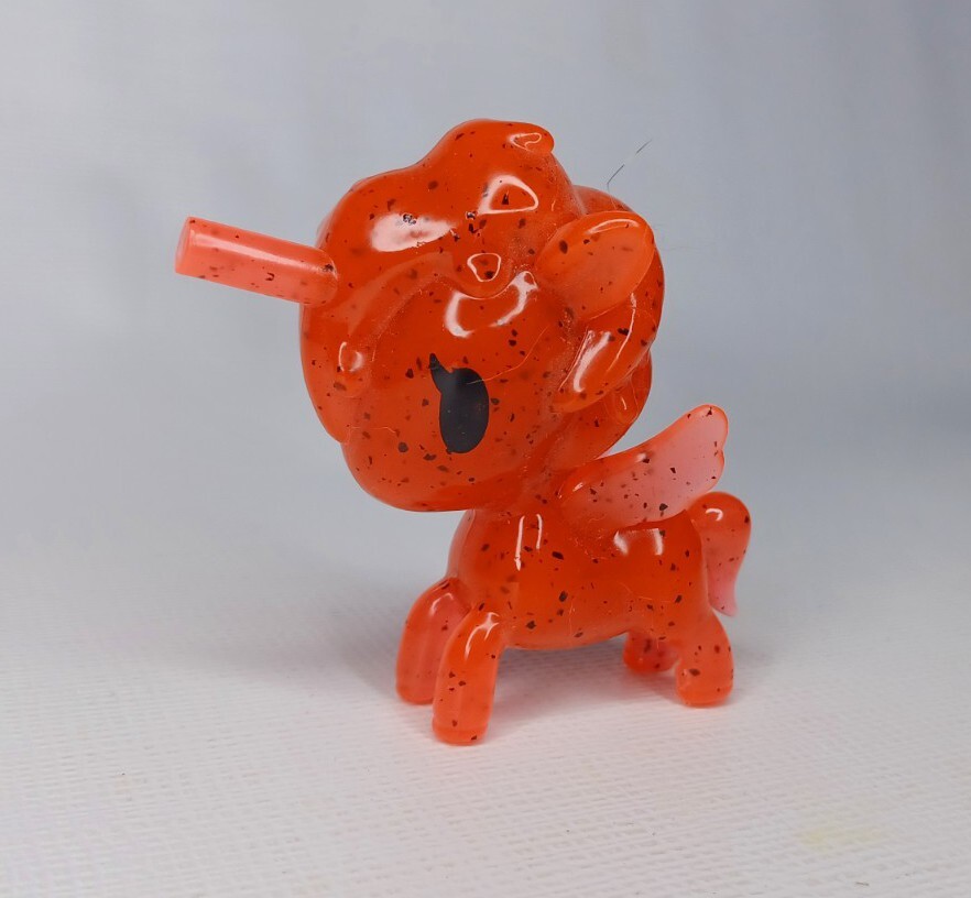 Sonic 2022 Tokidoki Vinyl Figure Strawberry Slushicorno Unicorn