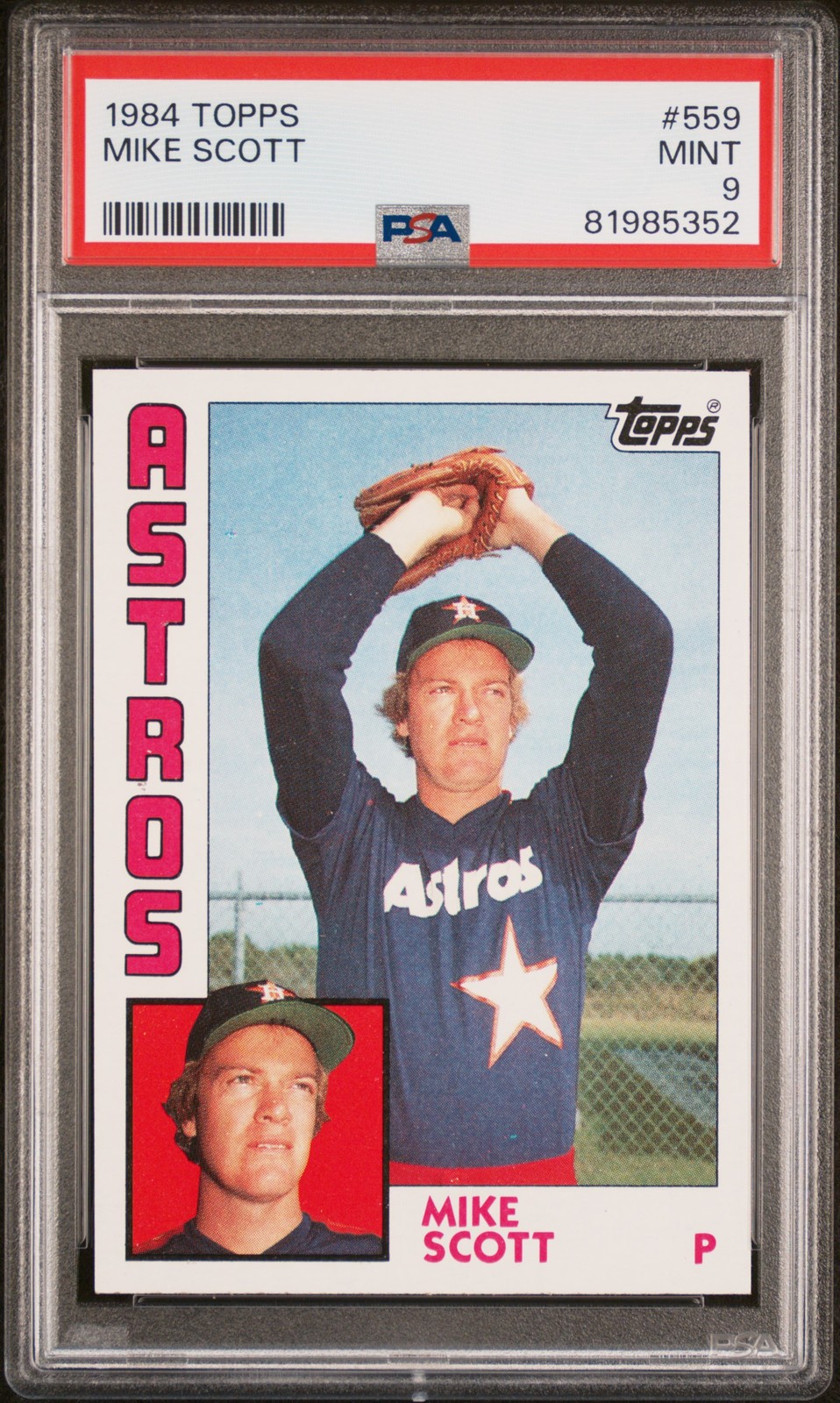 1984 TOPPS #559 MIKE SCOTT PSA 9