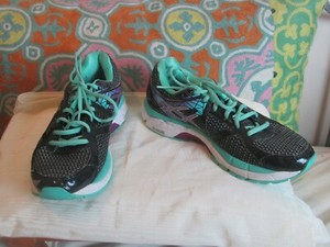 dynamic duomax sneakers