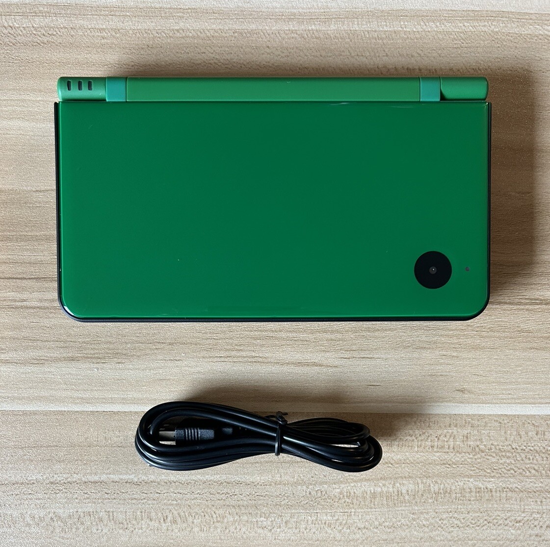 USA VERSION Green Nintendo DSi XL Handheld System, Charger(BAD