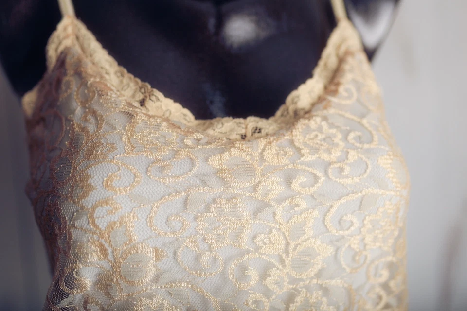 Cami vintage de la Casa Blanca mercado negro boho bordada en capas XS hecha en EE. UU. Foto 2 de 4