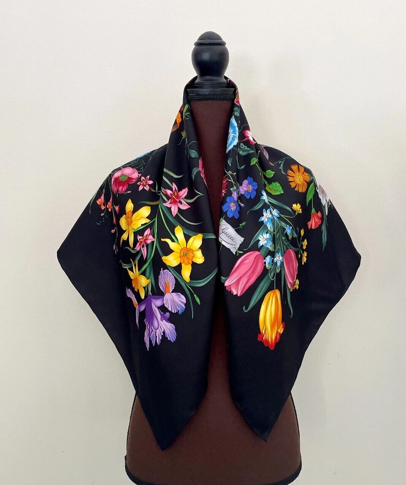 New Gucci Scarf with Gift Box Flora Print Black Multicolor Silk Wrap - Image 4 of 4
