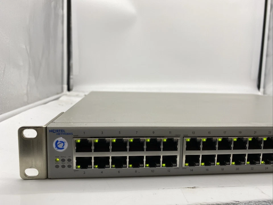 Nortel Networks BayStack 5520-48T-PWR 48 Port Gigabit PoE Ethernet Switch - Image 3 of 4