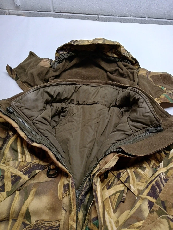 CABELAS  Advantage Wetlands Camo  Hunting Jacket Women's L Double Jacket Heavy - Image 2 of 4