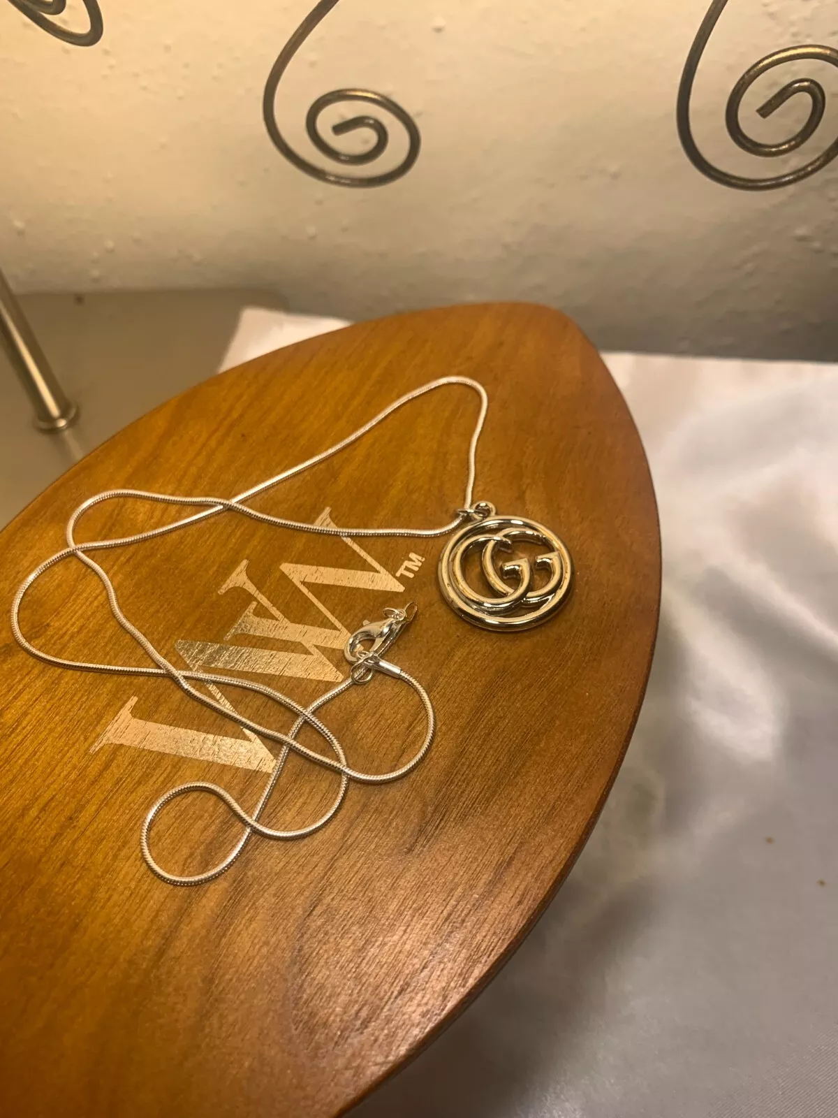 Collier ras du cou à bascule chaîne boule double G à emboîtement argent Gucci GG