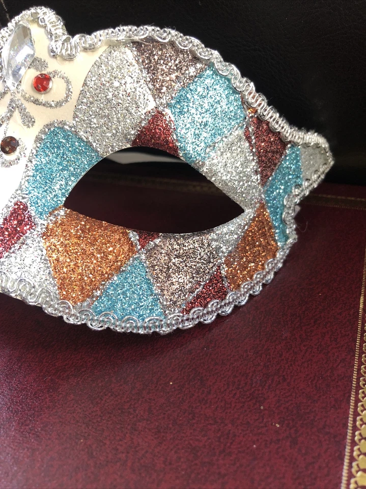 Máscara de máscara pintada à mão feita em Veneza Itália para Pier 1 Importações Prata - Imagem 4 de 4