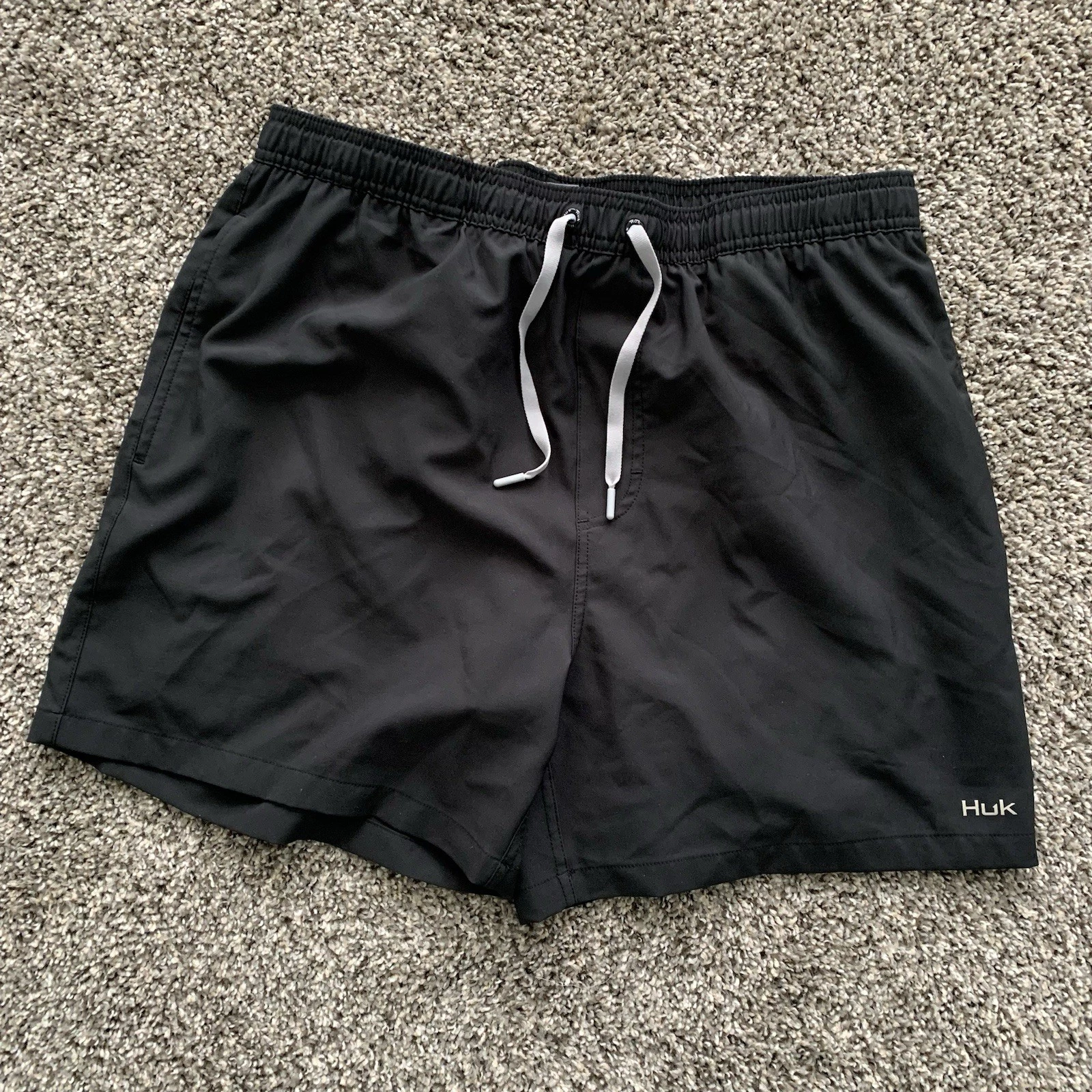 Huk Men’s XL Black Performance Fishing Shorts