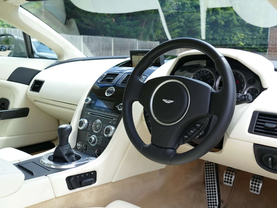 2012 Aston Martin Vantage 2dr [420] HATCHBACK PETROL Manual - Image 4 of 4