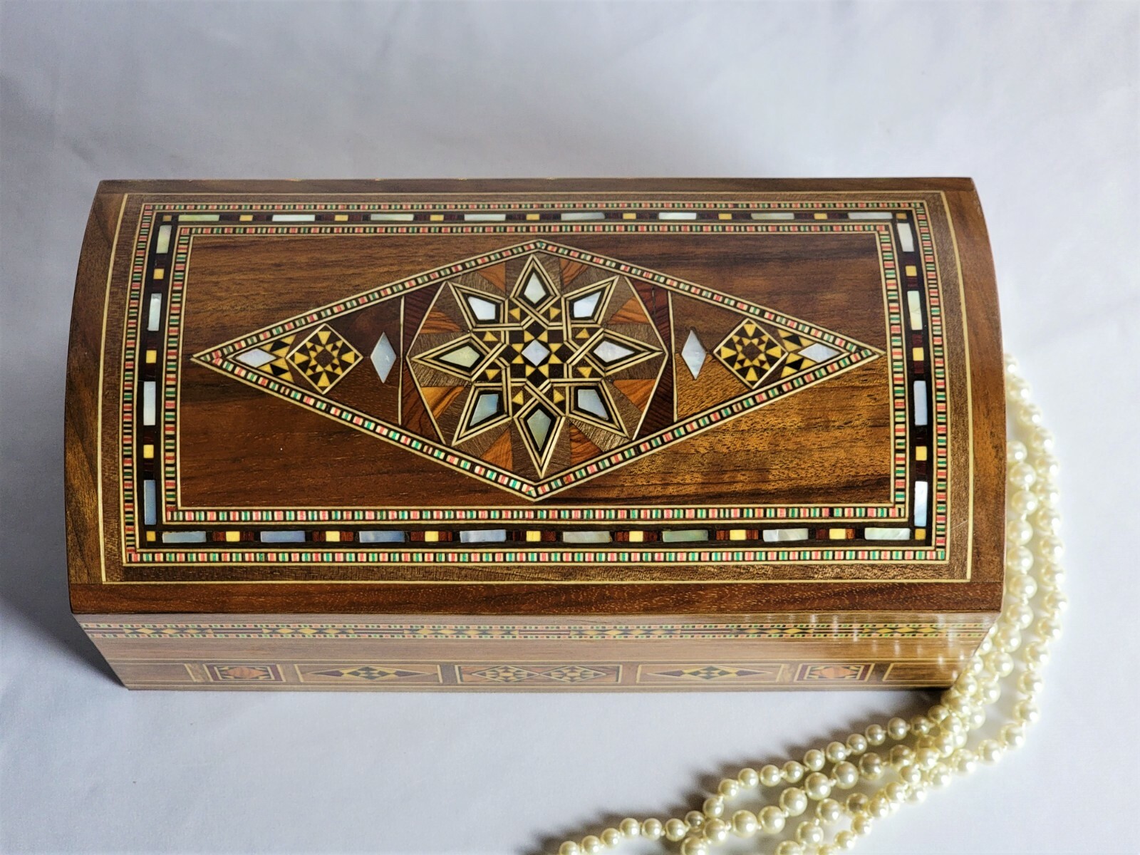 Handcrafted Pearl-Inlaid Walnut Jewelry Box 9.5x5x4 Christmas Gift-image