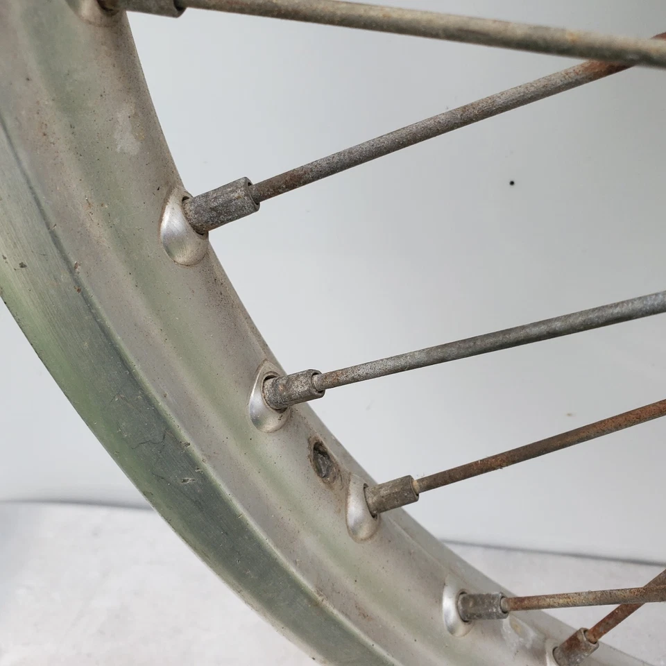 Llanta delantera Honda CR125r 1984 1,6x21 Foto 4 de 4