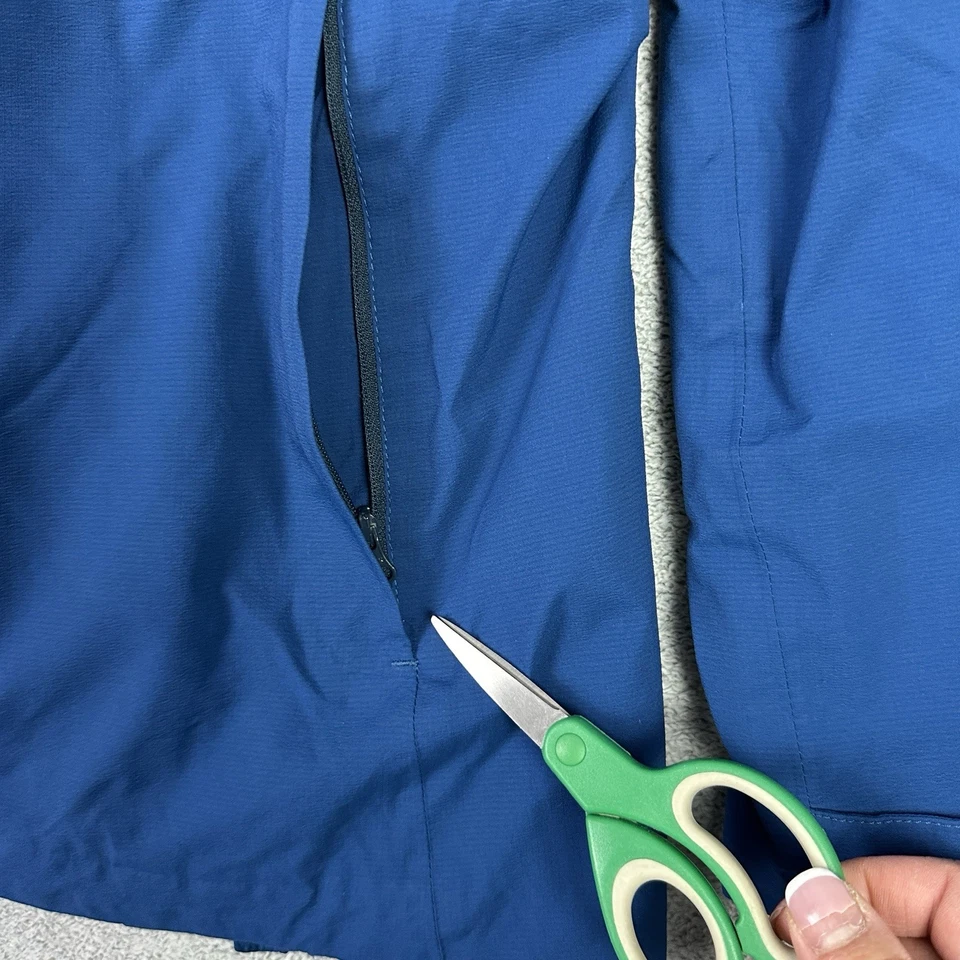 LL Bean Waterproof PrimaLoft Packaway Jacket Womens M Petite Blue Insulated READ - Image 4 of 4