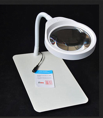 illuminated desk magnifier