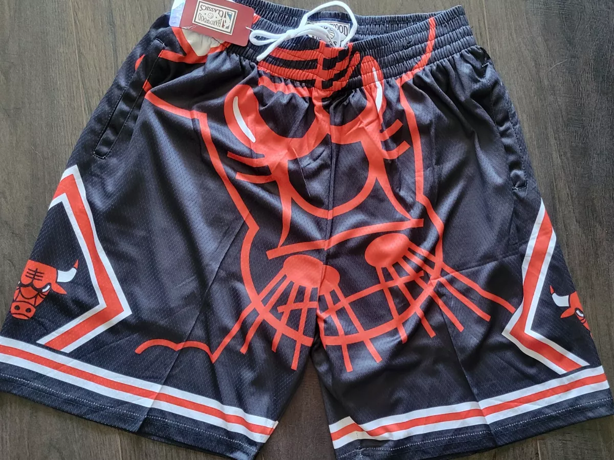 Hardwood Classics Chicago Bulls Shorts Red retro SIZE Small