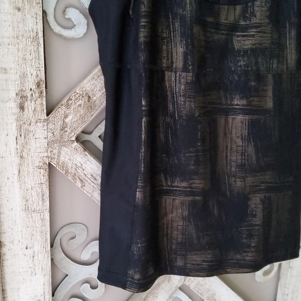 Camiseta sin mangas Xersion para mujer ajustada halter en negro dorado brillante talla mediana Foto 4 de 4