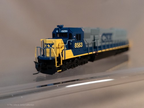 Locomotora diésel N Atlas SD50 CSX #8563 con caja original #49260 funciona con 9 V | Condition: Used