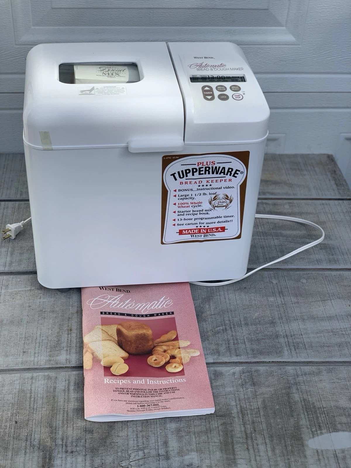 New West Bend Automatic Bread&Dough Maker 1.5 lb w/Tupperware Keeper&Recipe Book