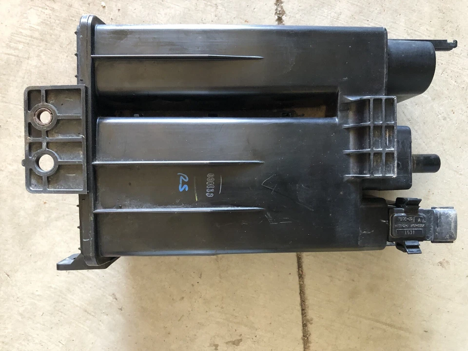 2011 Nissan куб, пар канистра топлива газа выбросов. Оригинальный производитель оборудования, б/у - Изображение 2 из 4