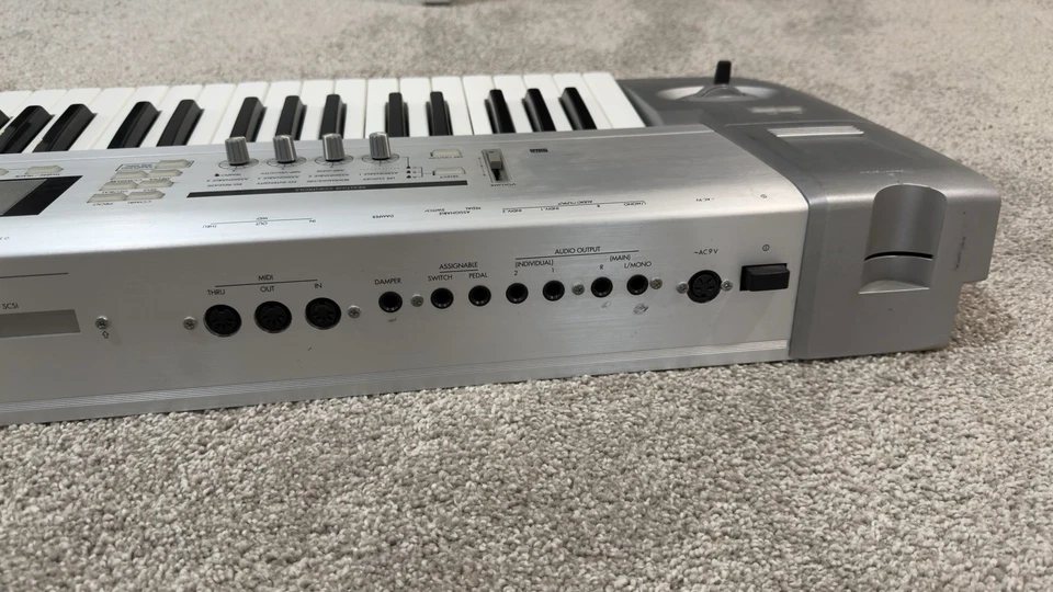 Korg Triton Le 76-Key Music Workstation - Image 3 of 4