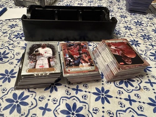 2007 Fleer Michael Jordan Box Set - 200 Cards NO Jordan MEM Card!