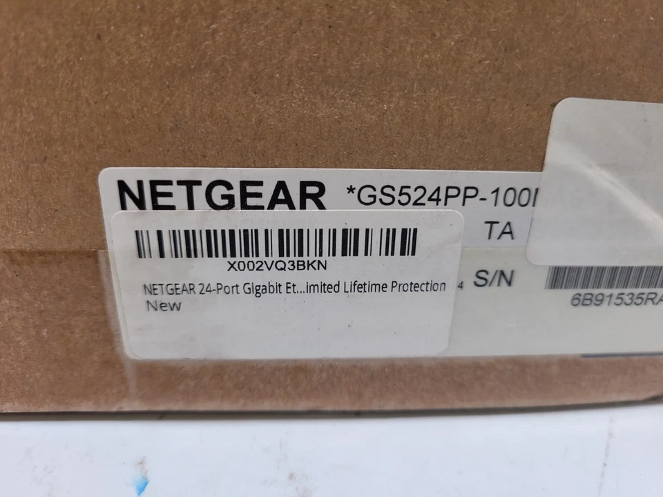 Netgear 24-Port Gigabit Ethernet High-Power PoE+ Unmanaged Switch GS524PP - Image 3 of 4