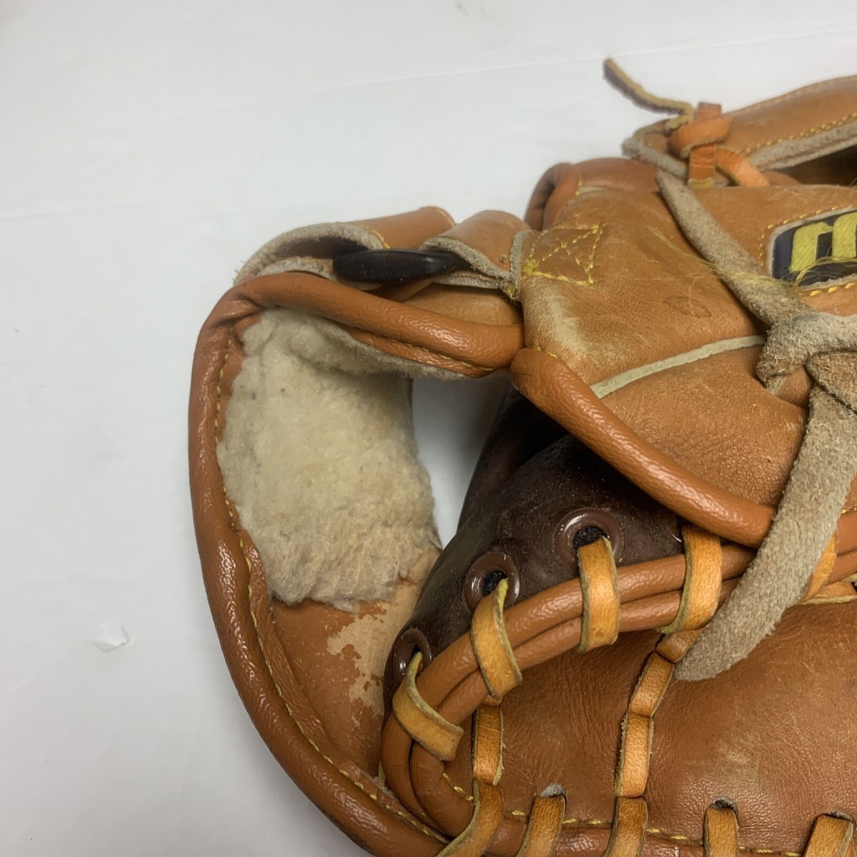 Mizuno Model MZ 1151 Full Grain Steerhide Pro Right Hand throw