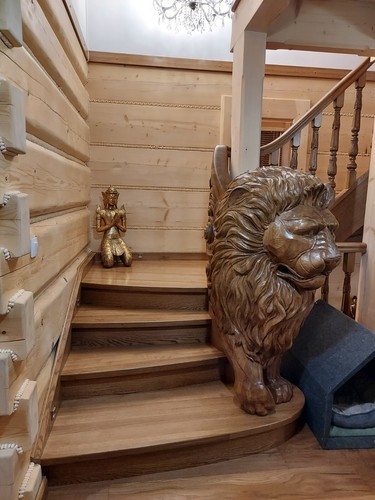 Exclusive carved oak stairs curved with oak spindles E-Brochure - Picture 9 of 10