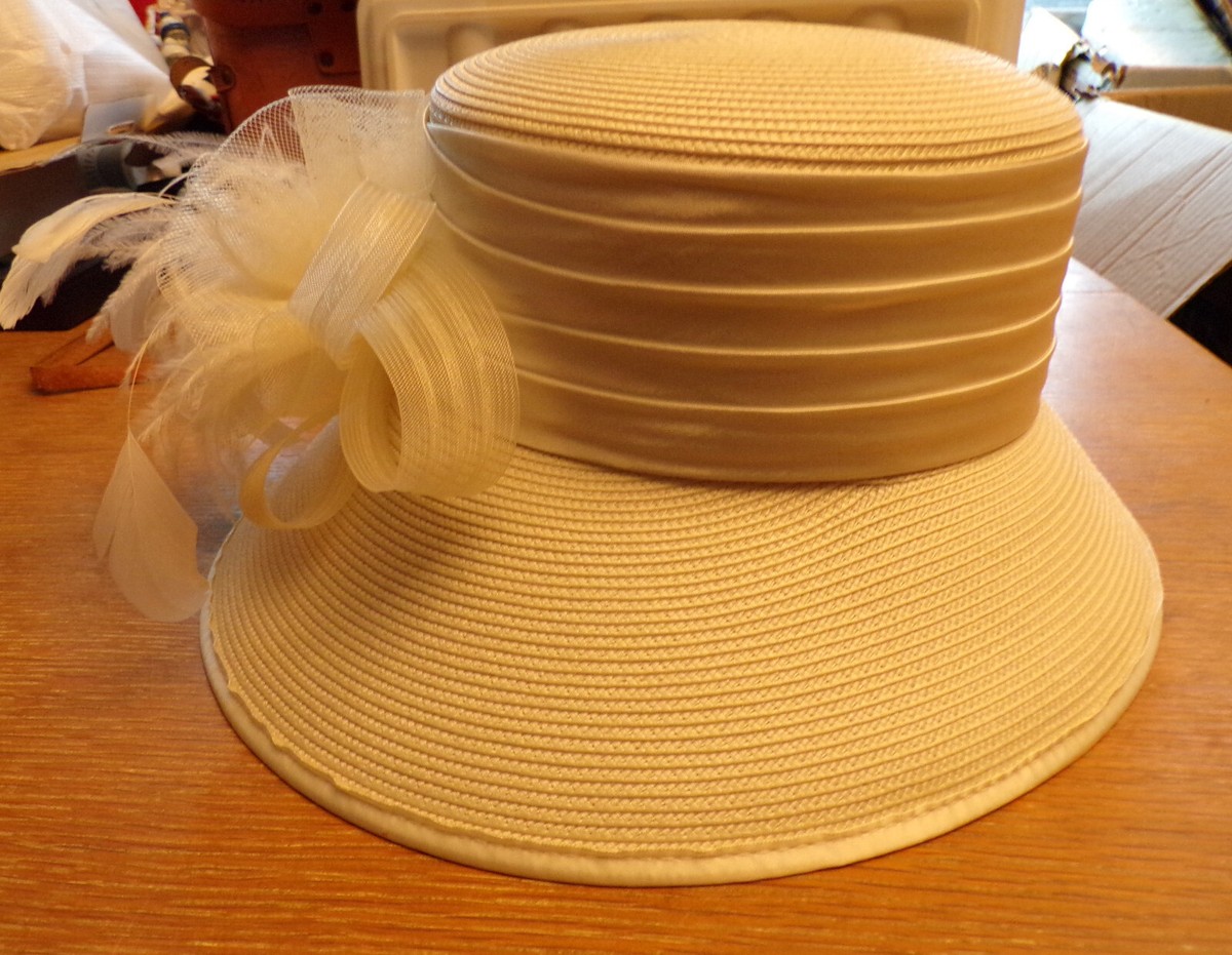 Ladies Preston & York White Straw Kentucky Derby/Dress Hat w  display picture 2