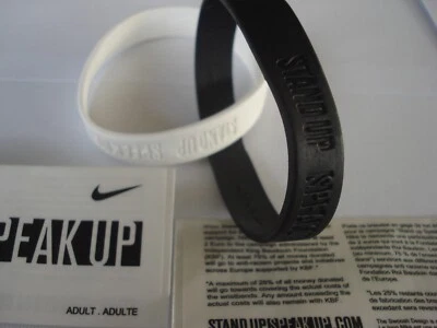 Sag NEIN zu RASSISMUS Original NIKE STAND UP SPEAK UP Armbänder schwarz und weiß