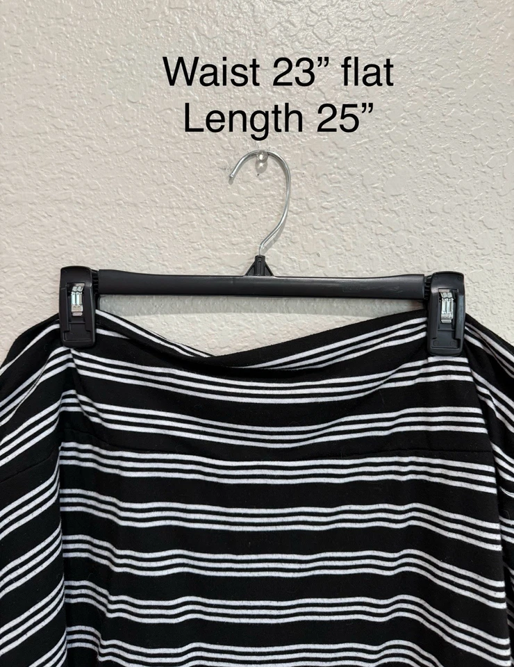 Saia listrada preta e branca Faded Glory Y2K tamanho 2XL 20 super elástica - Imagem 4 de 4