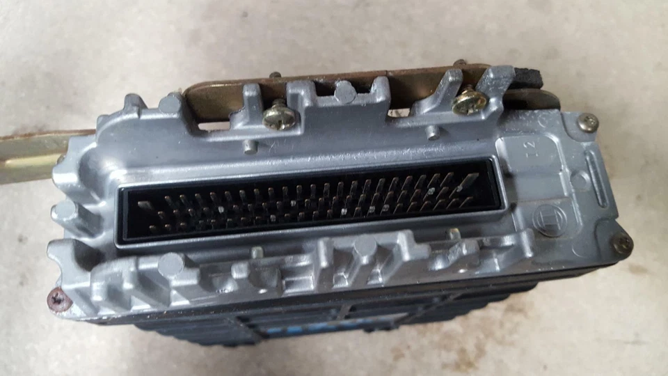 Volkswagen Golf ECU G3 03/1994-09/1998 - Изображение 2 из 3