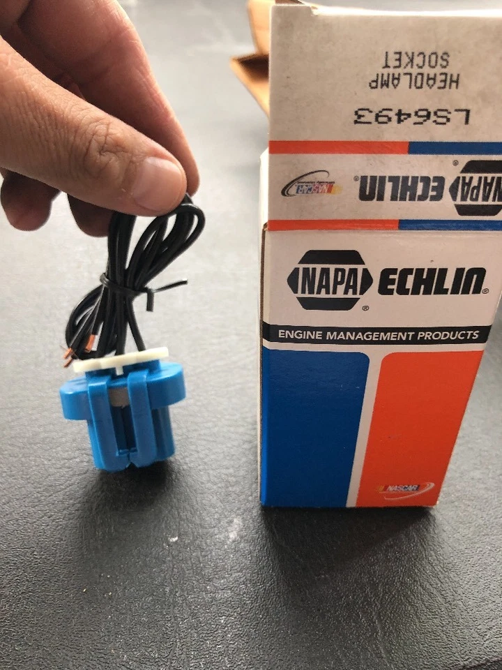 Conector de lámpara de haz bajo delantero AIRTEX 6S1048 Foto 4 de 4