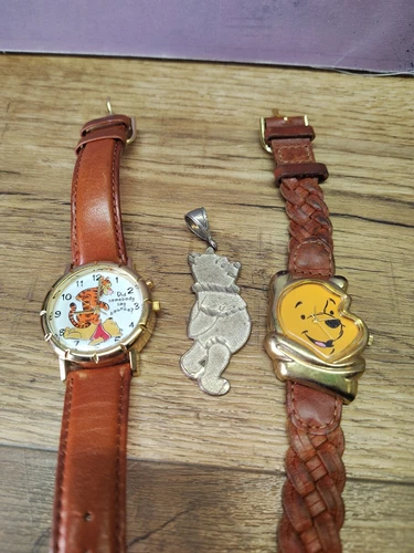 Vtg Disney Timex Winnie the Pooh and Tigger Lets Bounce Musical 2 Watchs & Charm