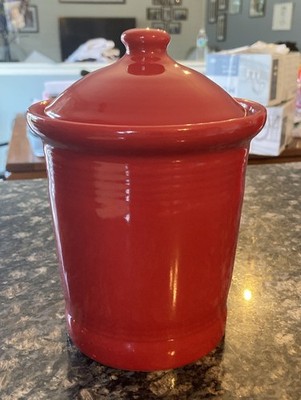 Fiestaware Homer Laughlin 1Qt Scarlett  red Canister with Rubber Seal Lid