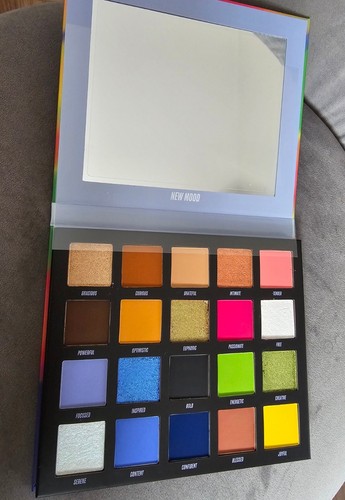 Beauty Bay New Mood Eye Shadow Palette Brand New Limited Edition New & Boxed - Picture 3 of 5