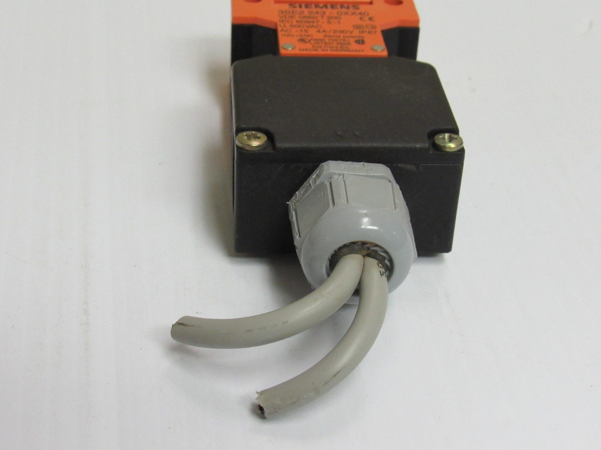 Interrupteur De Position Siemens 3SE2 243-0XX - Neuf, Peut Avoir De Petits Défauts D'usine