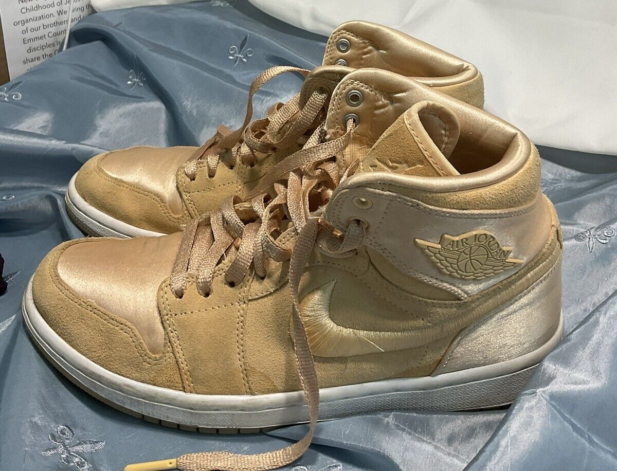 jordan 1 retro high season of her ice peach