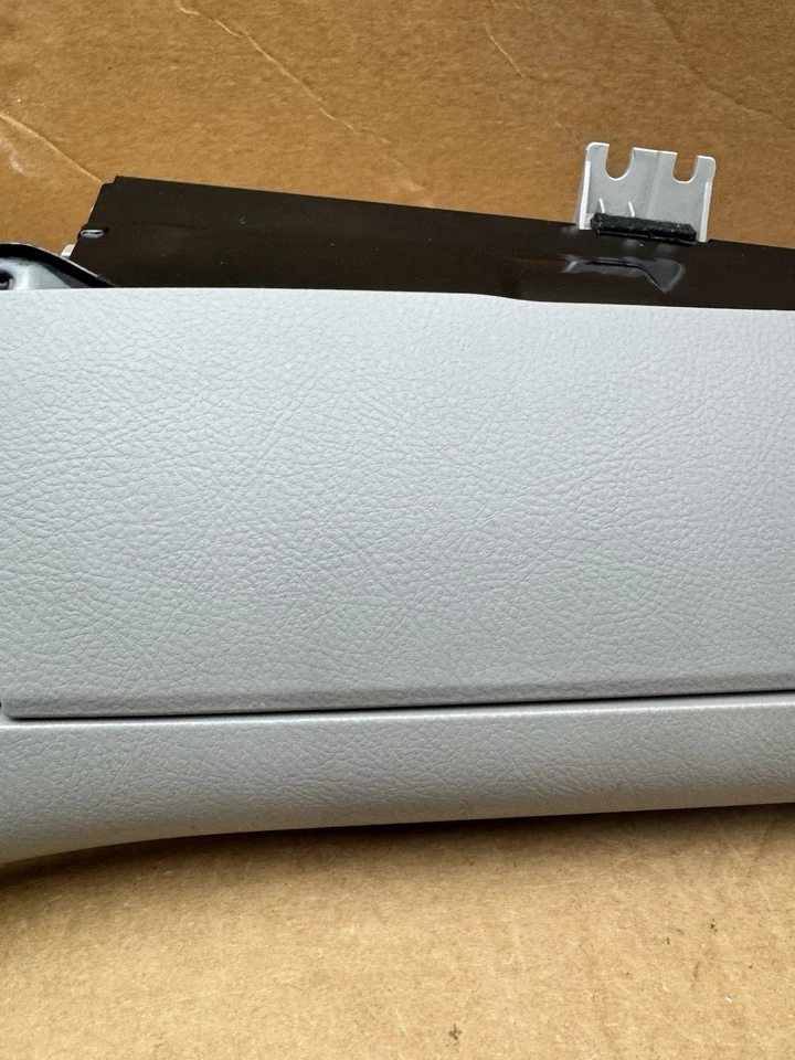 Toyota RAV4 2006-2012 guantera superior compartimento de almacenamiento original OEM gris Foto 4 de 4