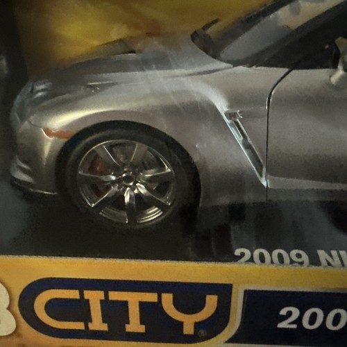 2009 Nissan GT-R (1 18) Silver Diecast by Jada Toys Preowned Box Damage - Picture 16 of 16