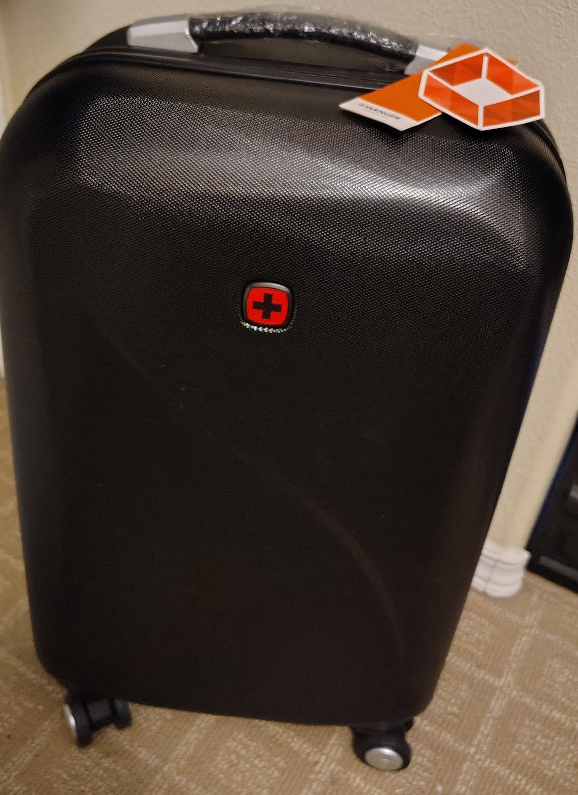 WENGER ROVE 21" HARDSIDE CARRY ON 4-WHEEL ROLLING SUITCASE S