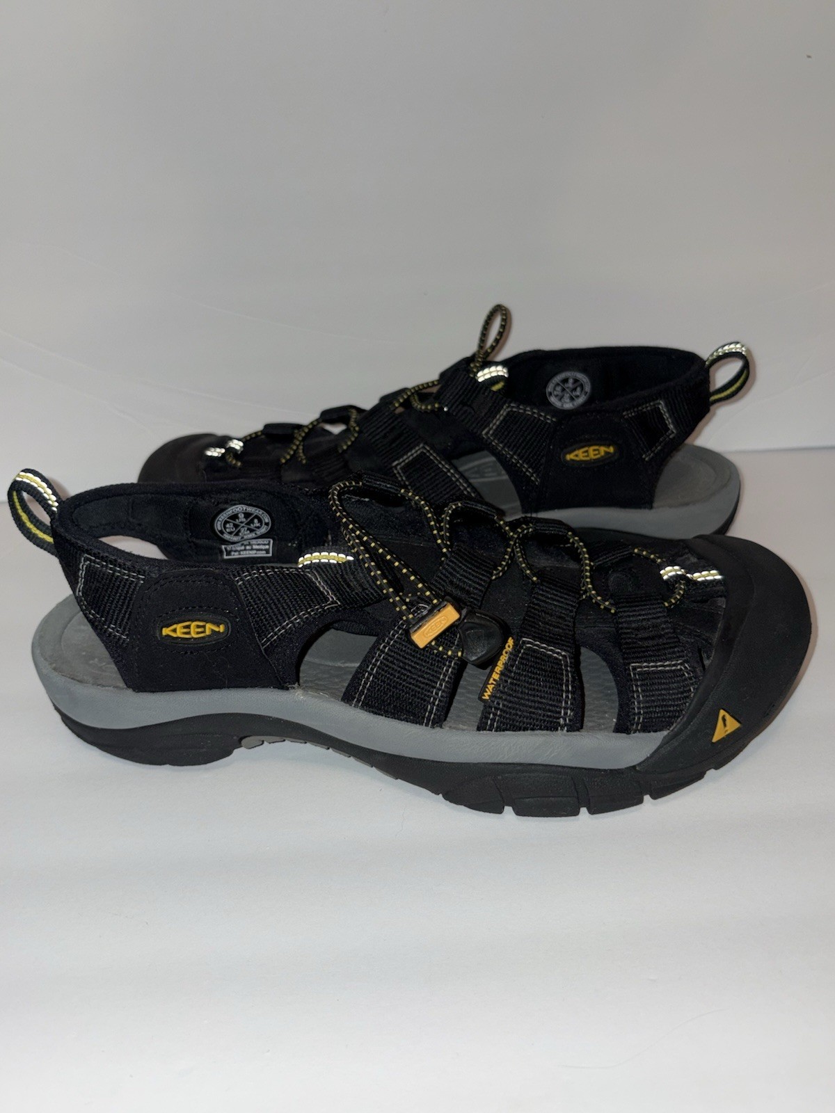 Sandali sportivi Keen Newport H2 impermeabili da trekking nero giallo da uomo taglia 9