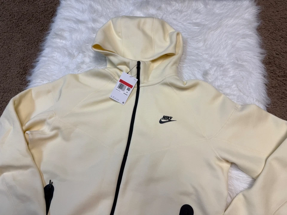Sudadera con capucha Nike Sportswear Tech polar cortavientos leche de coco talla grande FB7921-113 Foto 2 de 4