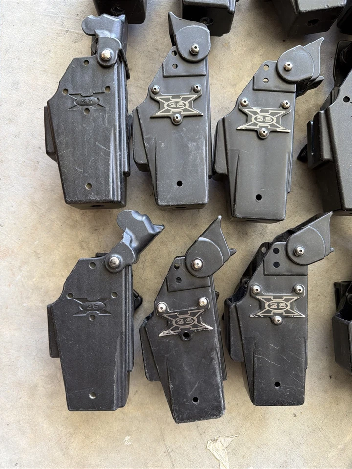 26x Lot Blade Tech X26 Taser Holster Police Duty Belt Right Hand With Belt Clip - Image 2 of 4