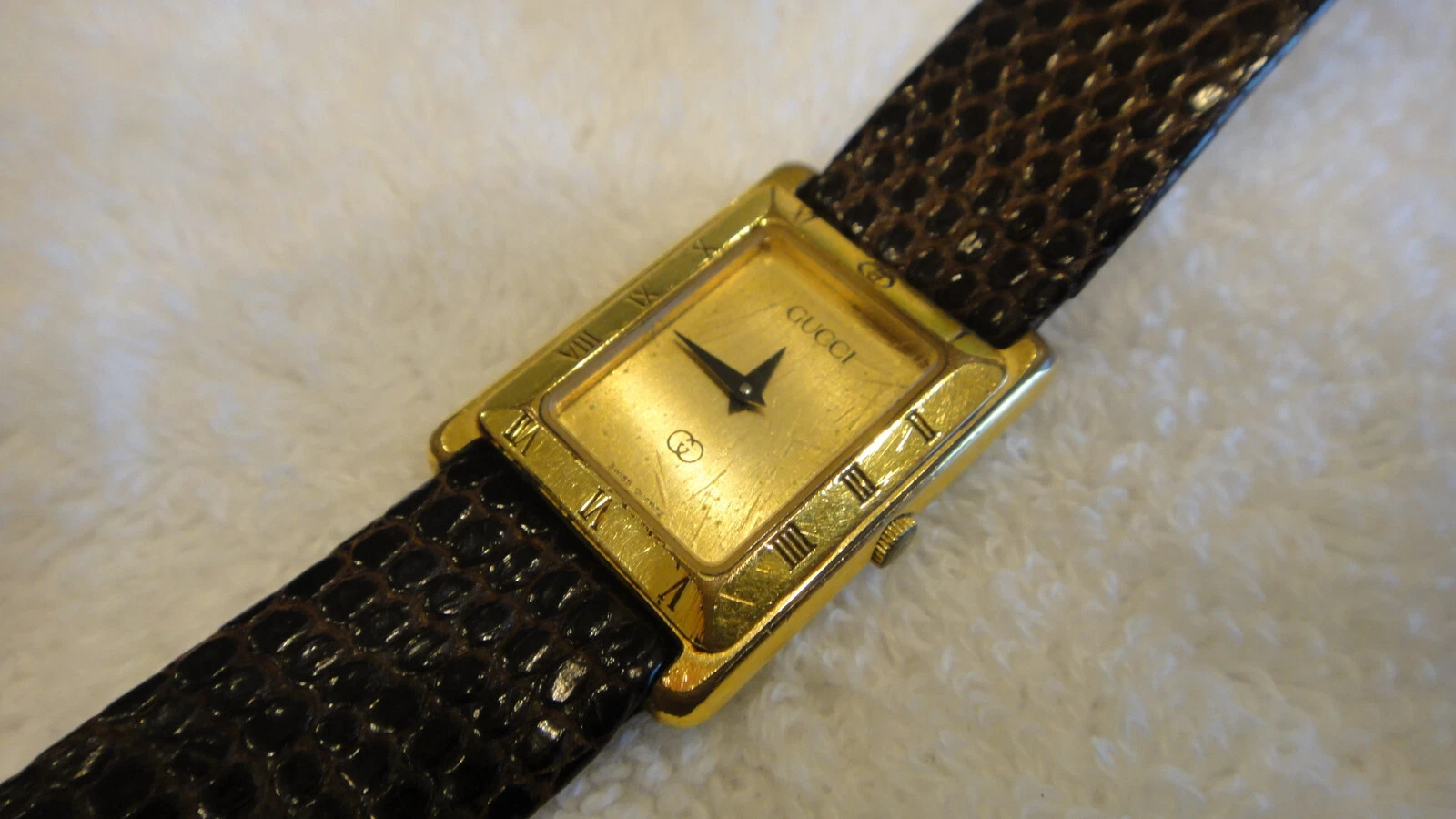 JOLIE montre Gucci femme bijou ancien vintage succession