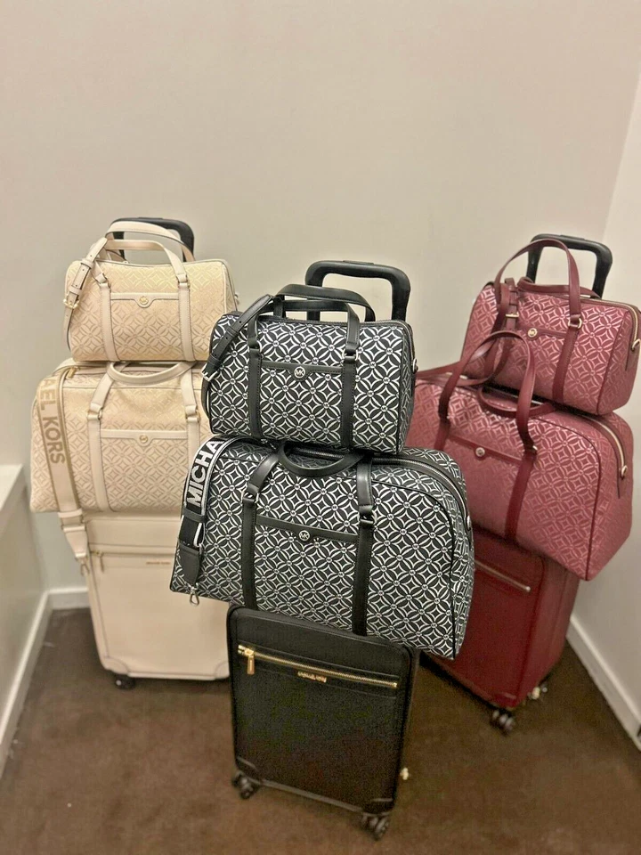 Paquete de viaje Michael Kors pequeño trolley bolsa de lona y XL conjunto combinado de fin de semana Foto 2 de 4