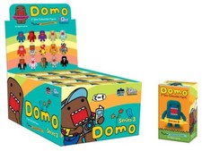 Domo 2 Qee Series 3 Collectible Figure Displa...